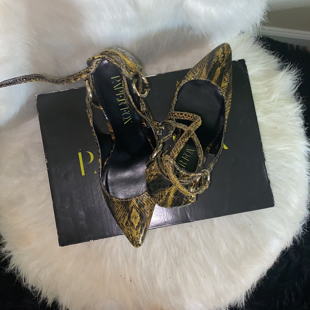 Shoes - Picture 4 of 5